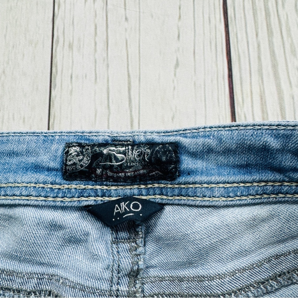 Silver Aiko Women's Light Blue Distressed Jeans - Picture 5 of 8